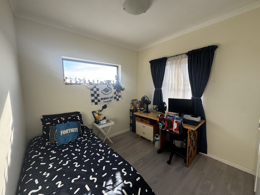 3 Bedroom Property for Sale in Parklands North Western Cape